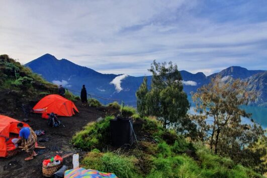 2 Days Hiking To Senaru Crater Rim