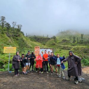 Explore Summit Rinjani and Segara Anak Lake turn back Sembalun or Direct to Senaru Rim and Senaru Village or Torean on Mount Rinjani National Park
